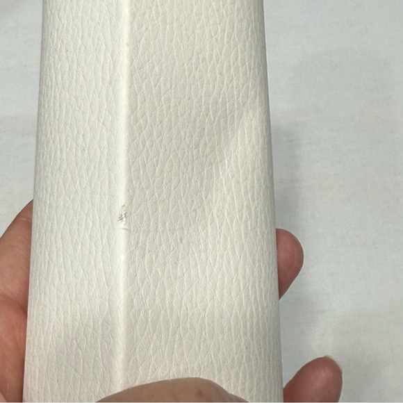 Michael Kors Cream Glasses Case - Picture 4 of 7